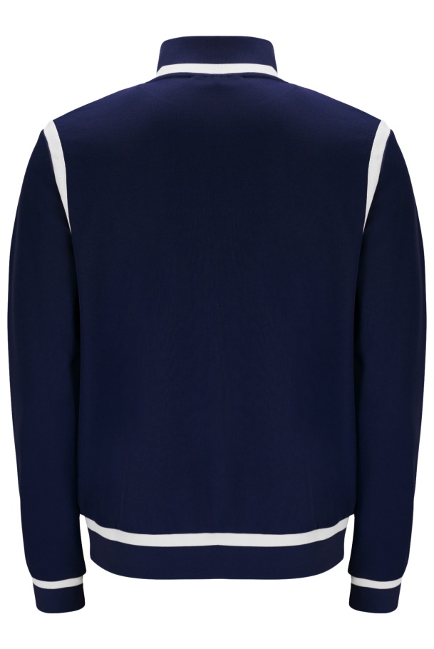 Fila Nate Colocado Na Jaqueta Listrada